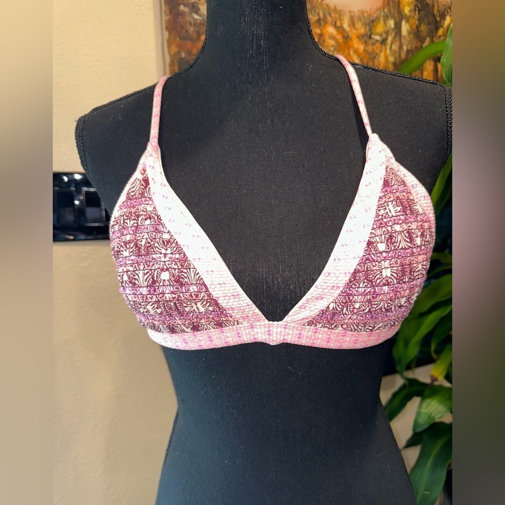 EUC No Boundaries Juniors' Bali Smocked Triangle Swimsuit Top SIZE S Pink